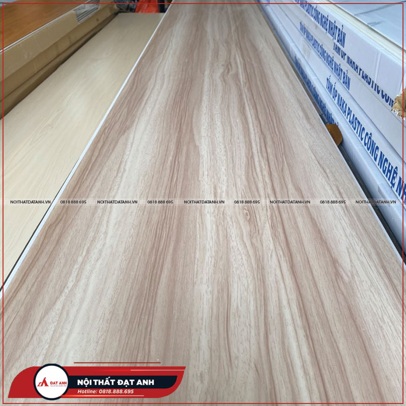 giá ốp tường nhựa vân gỗ đẹp